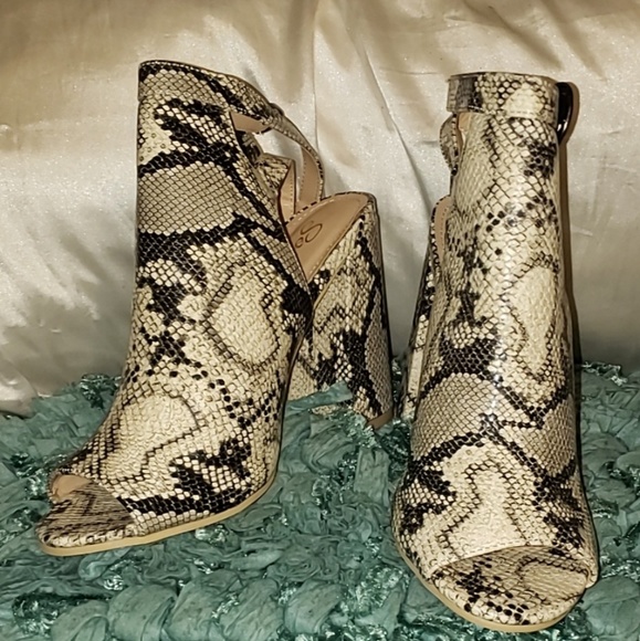 Fashion Nova Shoes - Peep Toe Booties